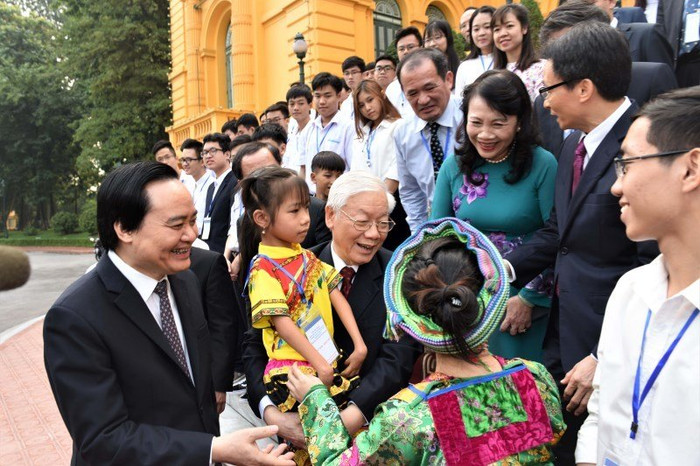 Tổng Bí thư, Chủ tịch nước Nguyễn Phú Trọng bày tỏ mong muốn, mỗi cháu học sinh sinh viên cần nỗ lực rèn luyện cả đức và tài (Ảnh: Bộ Giáo dục và Đào tạo) Tổng Bí thư, Chủ tịch nước Nguyễn Phú Trọng bày tỏ mong muốn, mỗi cháu học sinh sinh viên cần nỗ lực rèn luyện cả đức và tài (Ảnh: Bộ Giáo dục và Đào tạo)