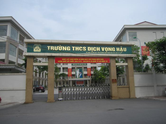 Nhiều trường trên địa bàn Hà Nội đã tự ý đặt ra những khoản thu trái với quy định, gây bức xúc trong phụ huynh học sinh. (Ảnh minh họa) Nhiều trường trên địa bàn Hà Nội đã tự ý đặt ra những khoản thu trái với quy định, gây bức xúc trong phụ huynh học sinh. (Ảnh minh họa)