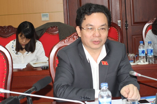 Đại biểu Quốc hội Hoàng Văn Cường cho rằng, cứ ngành đặc thù mà có văn bằng riêng thì loạn (Ảnh: Thùy Linh) Đại biểu Quốc hội Hoàng Văn Cường cho rằng, cứ ngành đặc thù mà có văn bằng riêng thì loạn (Ảnh: Thùy Linh)