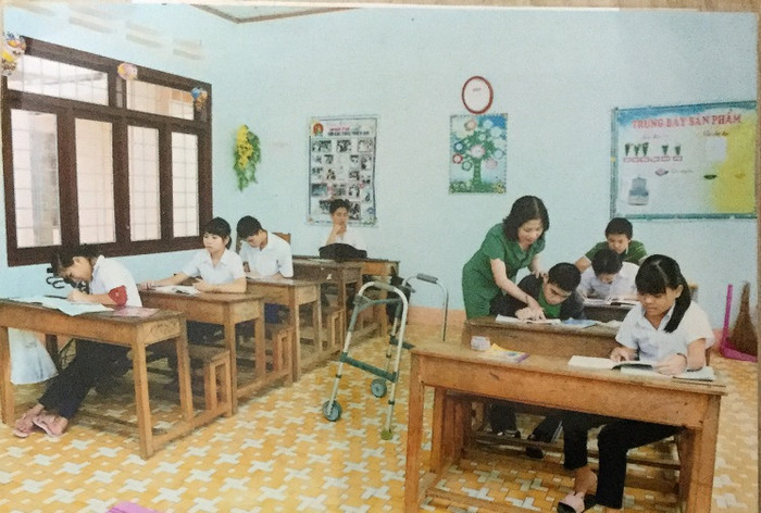 Theo cô Phượng kể, lớp cô chủ nhiệm có 10 cháu thì đa số các cháu có tật phát triển chậm hoặc bị đa tật (Ảnh nhân vật cung cấp)