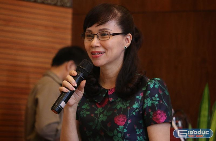 Bà Nguyễn Thị Kim Phụng, Vụ trưởng Vụ Giáo dục đại học cho rằng, việc quy định tên văn bằng gắn với tên vị trí việc làm (bác sỹ, dược sỹ, kỹ sư, kiến trúc sư…) trong hệ thống giáo dục quốc dân không phổ biến trên thế giới.(Ảnh: Thùy Linh) Bà Nguyễn Thị Kim Phụng, Vụ trưởng Vụ Giáo dục đại học cho rằng, việc quy định tên văn bằng gắn với tên vị trí việc làm (bác sỹ, dược sỹ, kỹ sư, kiến trúc sư…) trong hệ thống giáo dục quốc dân không phổ biến trên thế giới.(Ảnh: Thùy Linh)