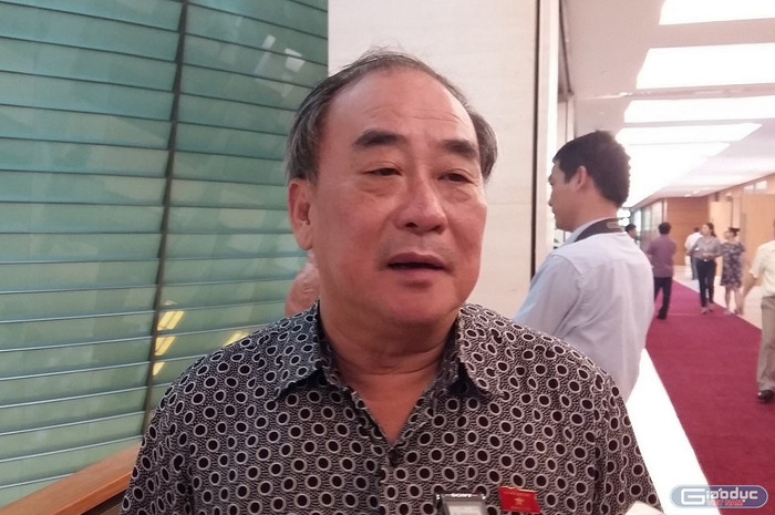 Ông Trần Ngọc Vinh cho rằng, giá xăng tăng cao khiến chi phí sản xuất hàng hóa cũng tăng theo, gây khó khăn cho cả doanh nghiệp và người dân. ảnh: Ngọc Quang. Ông Trần Ngọc Vinh cho rằng, giá xăng tăng cao khiến chi phí sản xuất hàng hóa cũng tăng theo, gây khó khăn cho cả doanh nghiệp và người dân. ảnh: Ngọc Quang.