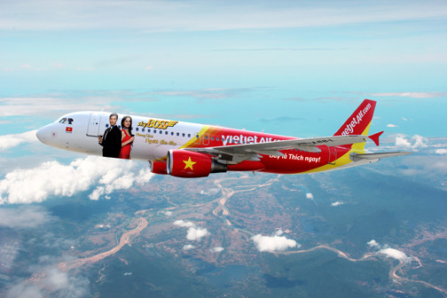 Theo các chuyên gia hàng không việc Vietjet tăng chuyến bay ban đêm và giảm giá vé là động thái tích cực để cùng với ngành giao thông giảm tải sân bay Tân Sơn Nhất - ảnh nguồn Vietjet. Theo các chuyên gia hàng không việc Vietjet tăng chuyến bay ban đêm và giảm giá vé là động thái tích cực để cùng với ngành giao thông giảm tải sân bay Tân Sơn Nhất - ảnh nguồn Vietjet.