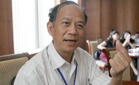 Theo TS. Nguyễn Minh Phong trong bối cảnh giá xăng dầu đang có chiều hướng tăng nếu thuế bảo vệ môi trường tăng sẽ gây khó doanh nghiệp, người dân - ảnh Huỳnh Phan Theo TS. Nguyễn Minh Phong trong bối cảnh giá xăng dầu đang có chiều hướng tăng nếu thuế bảo vệ môi trường tăng sẽ gây khó doanh nghiệp, người dân - ảnh Huỳnh Phan