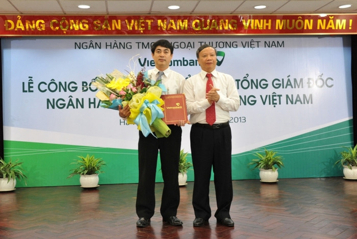 Ông Nghiêm Xuân Thành - thành viên Hội đồng quản trị Vietcombank nhận quyết định giữ chức Tổng giám đốc Ngân hàng TMCP Ngoại thương Việt Nam Ông Nghiêm Xuân Thành - thành viên Hội đồng quản trị Vietcombank nhận quyết định giữ chức Tổng giám đốc Ngân hàng TMCP Ngoại thương Việt Nam