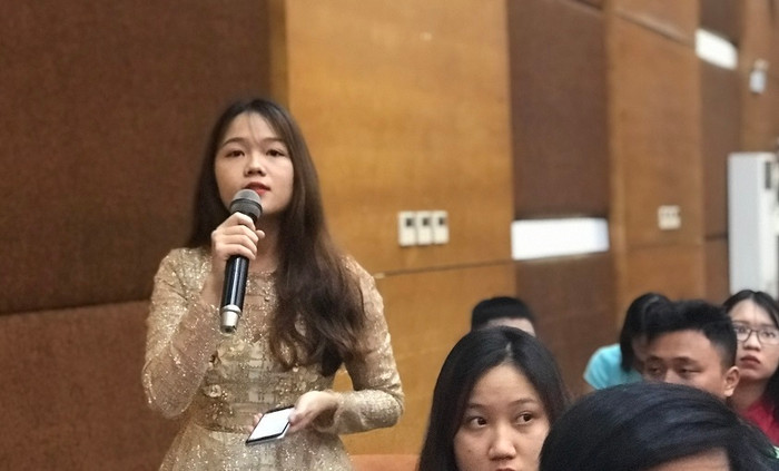 Đối thoại là cách để lãnh đạo nhà trường hiểu về sinh viên của mình nhiều hơn (ảnh do nhà trường cung cấp). Đối thoại là cách để lãnh đạo nhà trường hiểu về sinh viên của mình nhiều hơn (ảnh do nhà trường cung cấp).