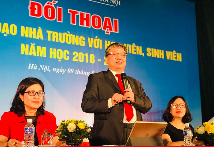 Tiến sĩ Trương Tiến Tùng – Phó Bí thư Đảng ủy, Hiệu trưởng Trường Đại học Mở Hà Nội (ảnh nhà trường cung cấp). Tiến sĩ Trương Tiến Tùng – Phó Bí thư Đảng ủy, Hiệu trưởng Trường Đại học Mở Hà Nội (ảnh nhà trường cung cấp).