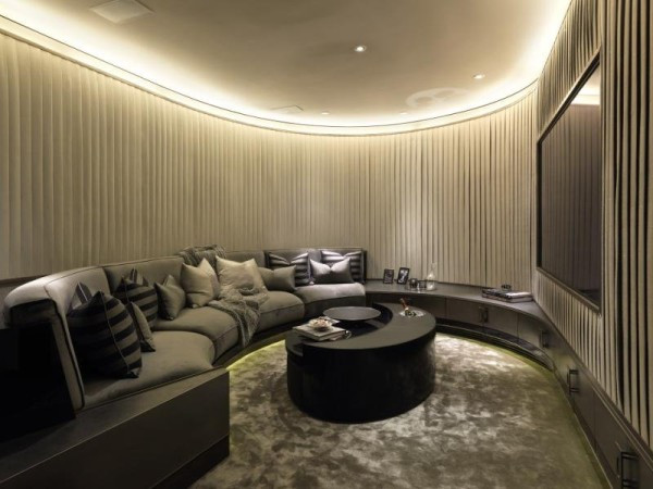 Chuyên gia của Knight Frank dự đoán giá của căn hộ ở đây có thể tăng từ 7.432 USD mỗi foot vuông trong năm 2007 lên 16.101 USD mỗi foot vuông vào năm 2016. Chuyên gia của Knight Frank dự đoán giá của căn hộ ở đây có thể tăng từ 7.432 USD mỗi foot vuông trong năm 2007 lên 16.101 USD mỗi foot vuông vào năm 2016.