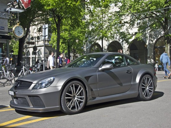 Trình làng đầu năm 2009 với giá khởi điểm 320.000 USD tại Mỹ, Mercedes-Benz SL65 AMG Black Series chỉ xuất xưởng đúng 350 chiếc. Và đây là một trong số đó. Trình làng đầu năm 2009 với giá khởi điểm 320.000 USD tại Mỹ, Mercedes-Benz SL65 AMG Black Series chỉ xuất xưởng đúng 350 chiếc. Và đây là một trong số đó.