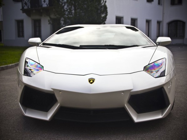 Không khó khăn gì khi nhìn thấy một chiếc Lamborghini Aventador siêu sang chạy trên đường ở Zurich. Chiếc xe này có giá bán khác nhau tùy vào từng thị trường. Không khó khăn gì khi nhìn thấy một chiếc Lamborghini Aventador siêu sang chạy trên đường ở Zurich. Chiếc xe này có giá bán khác nhau tùy vào từng thị trường.
