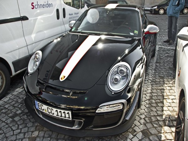 Chiếc xe chính là bản nâng cấp mới nhất trong dòng xe Porsche 911 và có thể là phiên bản cuối cùng trong dòng xe 911 - thế hệ 997. Giá cơ bản của chiếc xe tại Mỹ là khoảng 185.000 USD, chưa bao gồm thuế. Chiếc xe chính là bản nâng cấp mới nhất trong dòng xe Porsche 911 và có thể là phiên bản cuối cùng trong dòng xe 911 - thế hệ 997. Giá cơ bản của chiếc xe tại Mỹ là khoảng 185.000 USD, chưa bao gồm thuế.