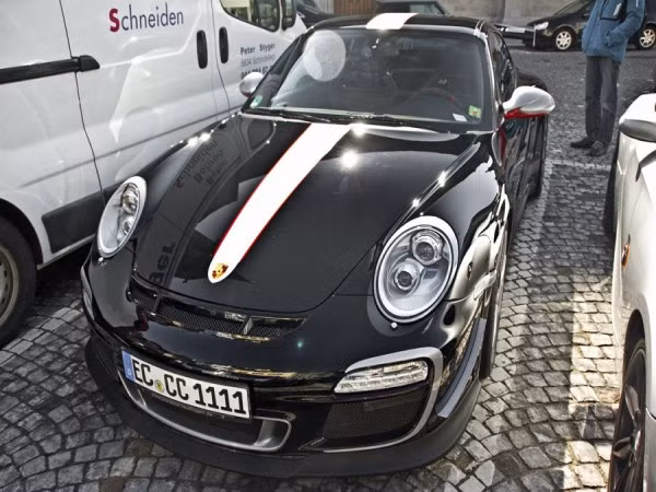 Chiếc xe chính là bản nâng cấp mới nhất trong dòng xe Porsche 911 và có thể là phiên bản cuối cùng trong dòng xe 911 - thế hệ 997. Giá cơ bản của chiếc xe tại Mỹ là khoảng 185.000 USD, chưa bao gồm thuế.