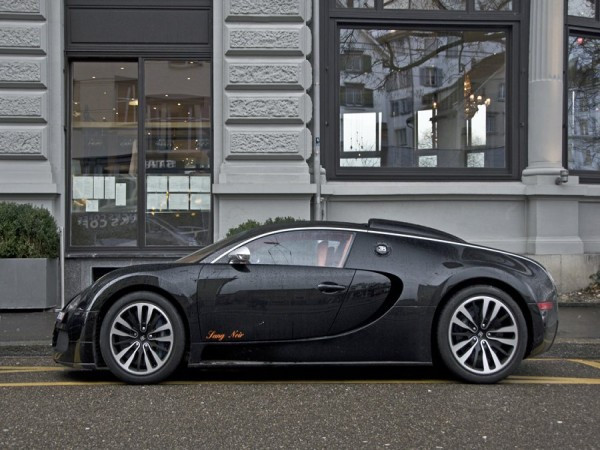 Nếu như bạn nghĩ Bugatti Veyron là siêu xe loại hiếm thì Sang Noir còn hiếm hơn thế. Mẫu xe này chỉ có 15 chiếc được sản xuất và bán ra trên toàn thế giới. Nếu như bạn nghĩ Bugatti Veyron là siêu xe loại hiếm thì Sang Noir còn hiếm hơn thế. Mẫu xe này chỉ có 15 chiếc được sản xuất và bán ra trên toàn thế giới.