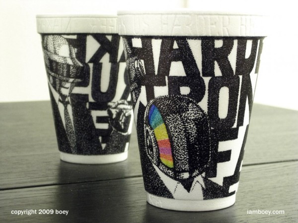 Boey có thể làm ra 5 đến 6 chiếc cốc trong một tháng. Tuy nhiên, có những chiếc phải mất đến vài tuần để hoàn thành. Chiếc cốc giấy như thế này có giá từ 180 USD trở lên tùy vào độ khó, sự tinh xảo và sáng tạo của từng chiếc.