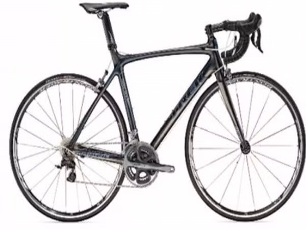 Trek Madone 7 – kim cương Chiếc xe được bán với giá 75.000 USD tại phiên bán đấu giá hàng năm Lance Armstrong Foundation Gala ở New York (2005). Chiếc xe được gắn 100 viên kim cương trắng và 7 viên kim cương Gemesis màu vàng 1 carat gắn trên huy hiệu ở đầu xe.