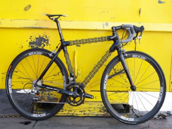 9. Delta7 Ascend Giá: 12.000 USD Chiếc xe được tạo bởi công ty Delta 7 Sports (Mỹ), có sườn làm bằng lưới composite sợi carbon đan, có thể nhìn xuyên qua được. Mặc dù nặng chỉ 1,2 kg nhưng sườn xe này có khả năng chịu khối lượng 100 kg và chịu được va đập mạnh. 9. Delta7 Ascend Giá: 12.000 USD Chiếc xe được tạo bởi công ty Delta 7 Sports (Mỹ), có sườn làm bằng lưới composite sợi carbon đan, có thể nhìn xuyên qua được. Mặc dù nặng chỉ 1,2 kg nhưng sườn xe này có khả năng chịu khối lượng 100 kg và chịu được va đập mạnh.