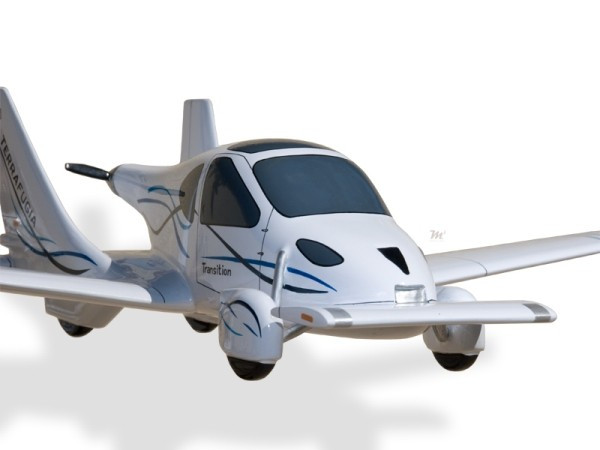 Terrafugia Transition Giá: 279.000 USD Terrafugia Transition trở thành tâm điểm của làng xe hơi trong trong triển lãm ô tô New York Auto 2012. Transition có khả năng hoạt động trên không với vận tốc 185km/h, tầm bay 725km. Khi hoạt động dưới dạng ô tô, chiếc xe có vận tốc cực đại 105km/h. Transition có thể gập cánh để chuyển từ hình thức máy bay sang ô tô chỉ trong khoảng 30 giây. Dự kiến, 10 chiếc đầu tiên sẽ đến tay khách hàng vào năm 2013.