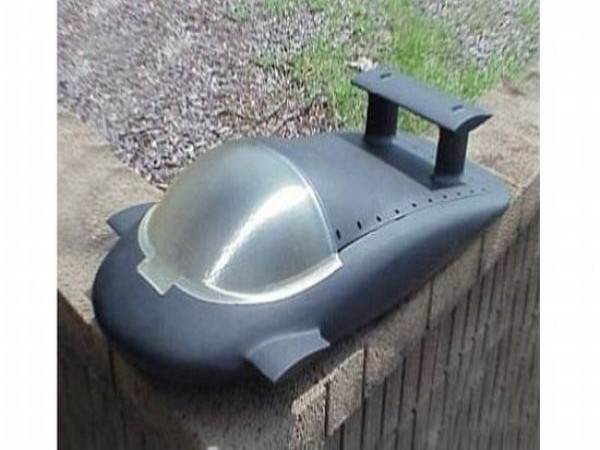 Macro SkyRider X2R Giá: 500.000 – 1 triệu USD Làm thế nào để đi được 200 dặm trong 45 phút? Chiếc ô tô bay Macro SkyRider X2R có thể làm được điều đó. X2R do Công ty Macro Industries thiết kế có thể đạt tốc độ tối đa 571 km/h và đi được quãng đường gần 1500 km. SkyRider XR2 sẽ có mặt trên thị trường trong 5 năm nữa sau khi nhận được kinh phí đầu tư.