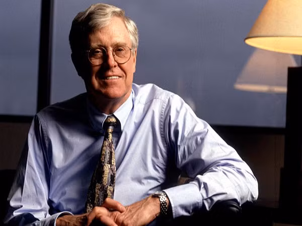 5. Charles G. Koch (76 tuổi) Công ty: Koch Industries Tài sản: 24,7 tỷ USD Ông là CEO của hãng công nghiệp Koch Industries, công ty tư nhân lớn thứ hai nước Mỹ với doanh thu hàng năm hơn 100 tỷ USD. Hiện nay, Koch Industries đầu tư vào nhiều lĩnh vực như lọc dầu, phân bón, vải sợi, trồng rừng, hàng tiêu dùng và công nghệ hóa học. 5. Charles G. Koch (76 tuổi) Công ty: Koch Industries Tài sản: 24,7 tỷ USD Ông là CEO của hãng công nghiệp Koch Industries, công ty tư nhân lớn thứ hai nước Mỹ với doanh thu hàng năm hơn 100 tỷ USD. Hiện nay, Koch Industries đầu tư vào nhiều lĩnh vực như lọc dầu, phân bón, vải sợi, trồng rừng, hàng tiêu dùng và công nghệ hóa học.