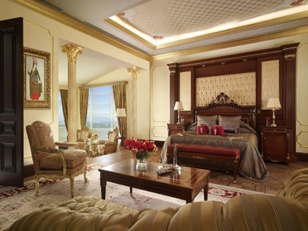 Phòng Tổng thống được thiết kế theo phong cách Ottoman với những nội thất vô cùng sang trọng. Không những thế, phòng còn được trang bị những thiết bị công nghệ hiện đại cùng với các dịch vụ 24/24. Phòng Tổng thống được thiết kế theo phong cách Ottoman với những nội thất vô cùng sang trọng. Không những thế, phòng còn được trang bị những thiết bị công nghệ hiện đại cùng với các dịch vụ 24/24.