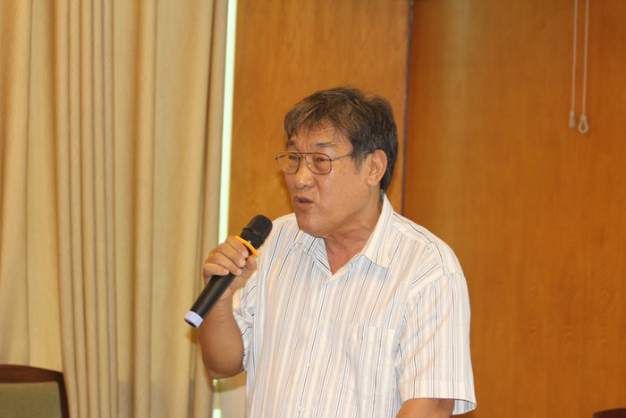 Giáo sư Công Nghĩa Tụ cho rằng giáo dục phải hướng đào tạo con người biết yêu thương (ảnh Trinh Phúc).