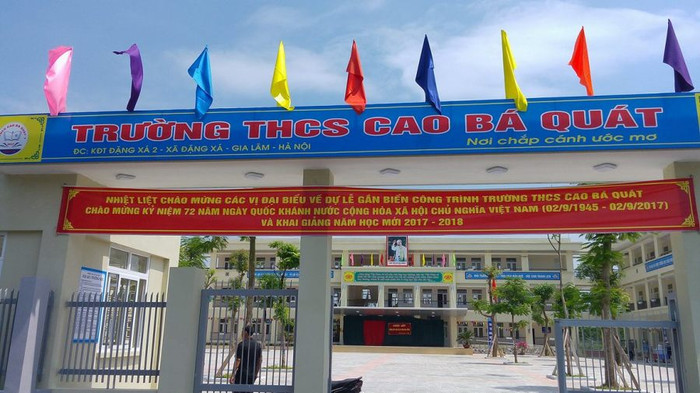 Trường Trung học Cơ sở Cao Bá Quát (ảnh Trinh Phúc). Trường Trung học Cơ sở Cao Bá Quát (ảnh Trinh Phúc).