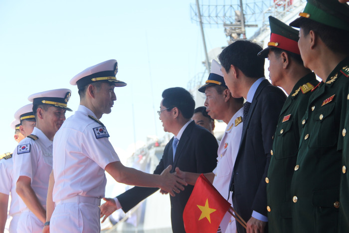 Hải quân hai nước Việt Nam - Hàn Quốc. Hải quân hai nước Việt Nam - Hàn Quốc.