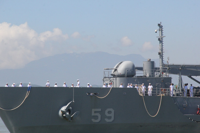 Mặc dù là tàu hậu cần nhưng Roks Hwacheon (AOE 59) vẫn được trang bị vũ khí tối tân. Mặc dù là tàu hậu cần nhưng Roks Hwacheon (AOE 59) vẫn được trang bị vũ khí tối tân.