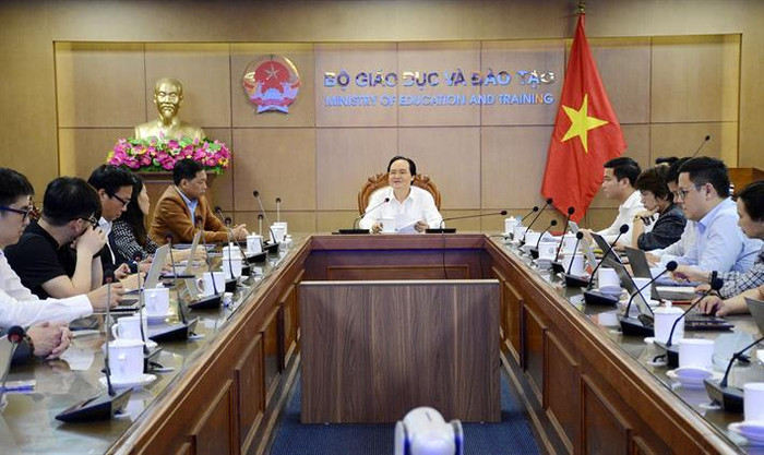 Bộ trưởng Phùng Xuân Nhạ chủ trì cuộc họp (ảnh: Bộ Giáo dục và Đào tạo) Bộ trưởng Phùng Xuân Nhạ chủ trì cuộc họp (ảnh: Bộ Giáo dục và Đào tạo)