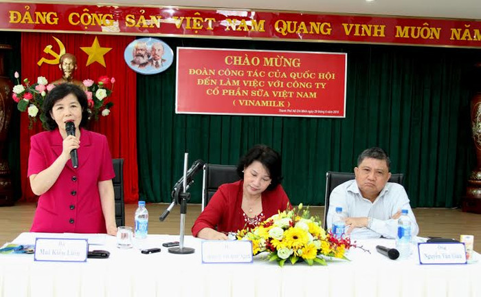 Bài Mai Kiều Liên - Chủ tịch kiêm Tổng giám đốc Vinamilk đã nêu ra những bất cập trong văn bản luật mới sắp có hiệu lực về quyền và trách nhiệm của Người đại diện vốn Nhà nước trong doanh nghiệp tại buổi làm việc với đoàn công tác của Quốc hội. Bài Mai Kiều Liên - Chủ tịch kiêm Tổng giám đốc Vinamilk đã nêu ra những bất cập trong văn bản luật mới sắp có hiệu lực về quyền và trách nhiệm của Người đại diện vốn Nhà nước trong doanh nghiệp tại buổi làm việc với đoàn công tác của Quốc hội.