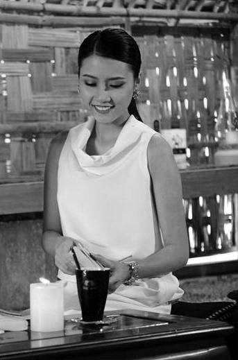 Tú tự nghĩ chỉ cần một phần trong số sách ấy đến với các bạn trẻ nông thôn cũng sẽ góp phần hun đúc thêm khát vọng cho các bạn trẻ ấy trong cuộc sống.