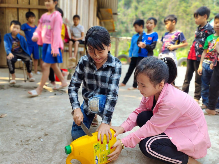 Học sinh Trường Phổ thông Dân tộc bán trú Tiểu học Nậm Chà. Ảnh: NVCC Học sinh Trường Phổ thông Dân tộc bán trú Tiểu học Nậm Chà. Ảnh: NVCC