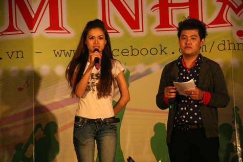 Thí sinh Trần Diệu Linh chia sẻ cảm xúc và kêu gọi các nữ sinh trường ĐH Nguyễn Trãi cùng tham gia cuộc thi Thí sinh Trần Diệu Linh chia sẻ cảm xúc và kêu gọi các nữ sinh trường ĐH Nguyễn Trãi cùng tham gia cuộc thi