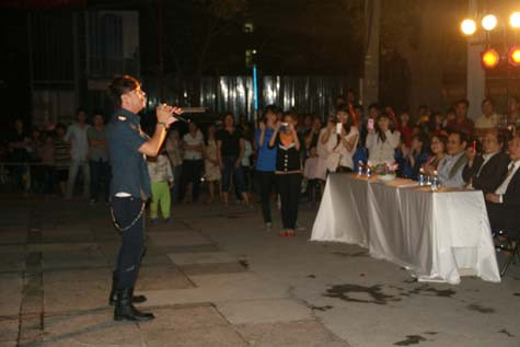 Minh Vương chiếm trọn tình cảm yêu mến của sinh viên ĐH Nguyễn Trãi Minh Vương chiếm trọn tình cảm yêu mến của sinh viên ĐH Nguyễn Trãi