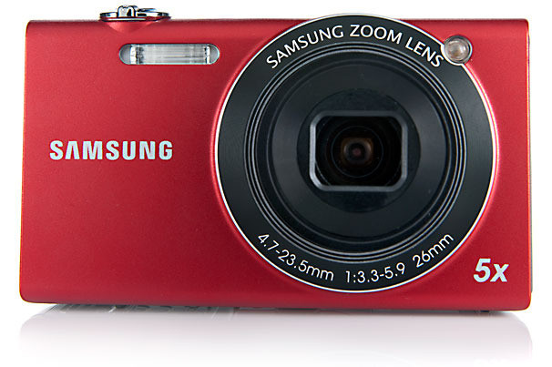 4. Samsung SH100 Ưu điểm: Chất lượng hình ảnh và tính năng tuyệt vời Rất nhỏ và rất nhẹ Chế độ chụp fun to use Chia sẻ hình ảnh qua Wifi và chức năng điều khiển từ xa Nhược điểm: Màn hình cảm ứng không nhạy Có hình thức như đồ chơi Sử dụng thẻ MicroSD để lưu trữ Chỉ có bộ ổn định hình ảnh kỹ thuật số Đánh giá: Với một loạt các tính năng chia sẻ hình ảnh qua Wifi và những tùy chọn điều khiển từ xa, Samsung SH100 là một máy hình lý tưởng với giá khoảng 200$. Nhưng nó chủ yếu dành cho giới trẻ, chụp hình thông thường bởi thiết kế đồ chơi và thiếu chế độ chỉnh tay. Giá tham khảo: 132.95$ - 199.99$