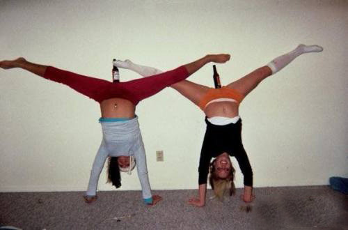 Sinh ra em chẳng là trai Thì... chai dùng tạm cũng như ai: loằng ngoằng