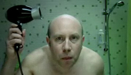 Hói đầu thì đỡ mất công gội đầu, xịt tóc!