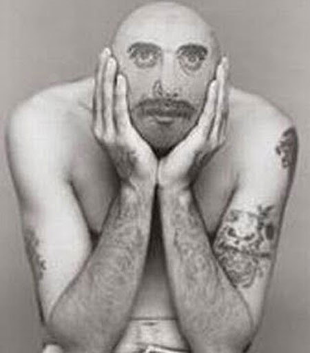 Thậm chí là canh gác nữa!