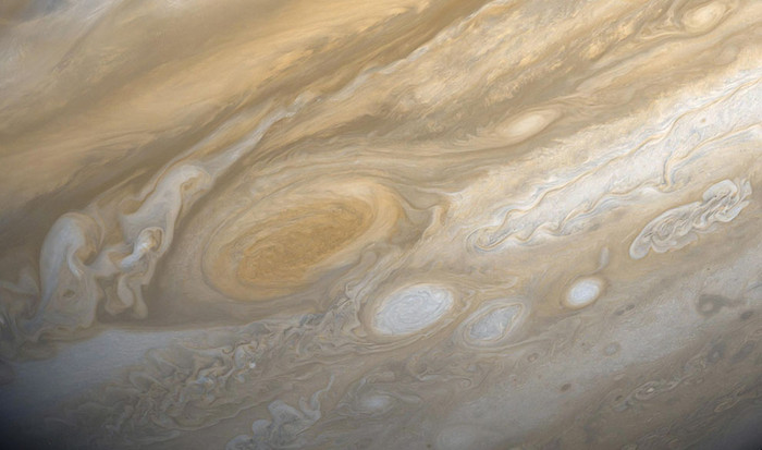 Một bức ảnh chụp Sao Mộc vào năm 1979 bởi tàu vũ trụ Voyager của NASA, mới được Björn Jónsson công bố gần đây.