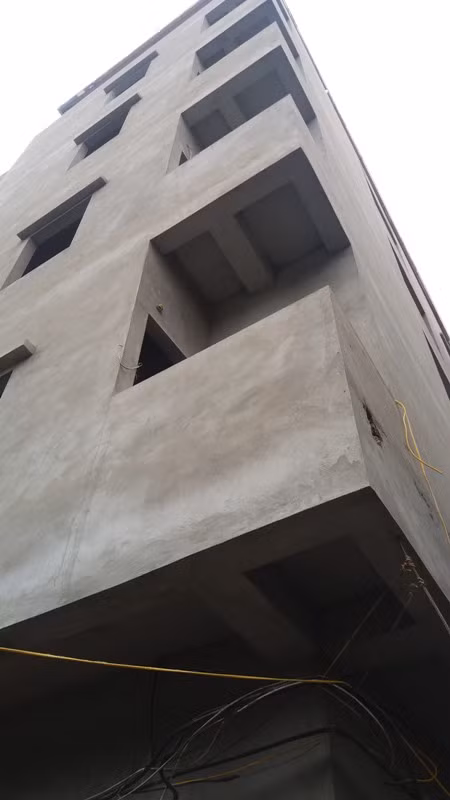 Công trình số 18 hẻm 102/44/49 phố Pháo Đài Láng đang vi phạm trật tự xây dựng. Ảnh Bảo Nam. Công trình số 18 hẻm 102/44/49 phố Pháo Đài Láng đang vi phạm trật tự xây dựng. Ảnh Bảo Nam.