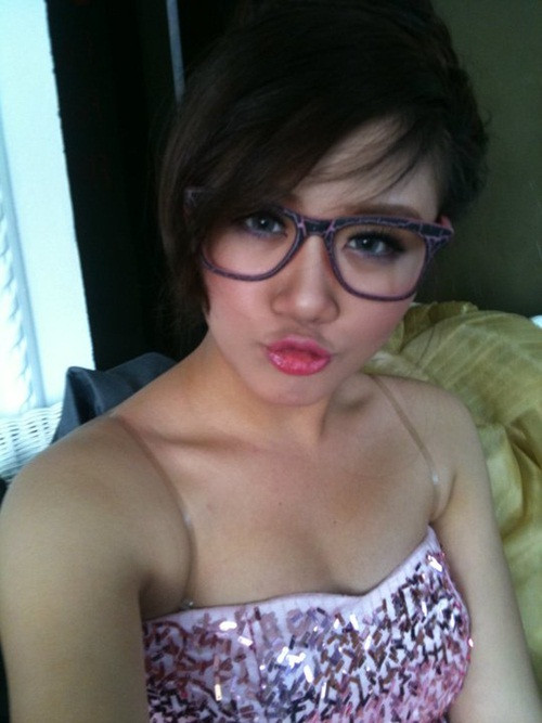 Hôm nay không phải đi hát, ngồi ở nhà post hình một mình cũng thú vị đấy chứ!!! Hôm nay không phải đi hát, ngồi ở nhà post hình một mình cũng thú vị đấy chứ!!!