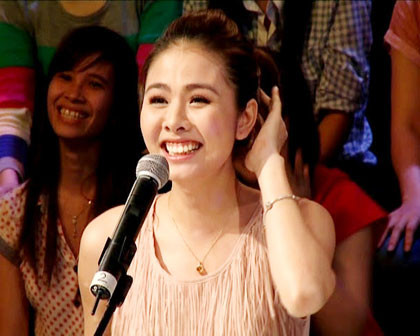 Anh cứ khen em hát hay làm em thấy... đúng quá!