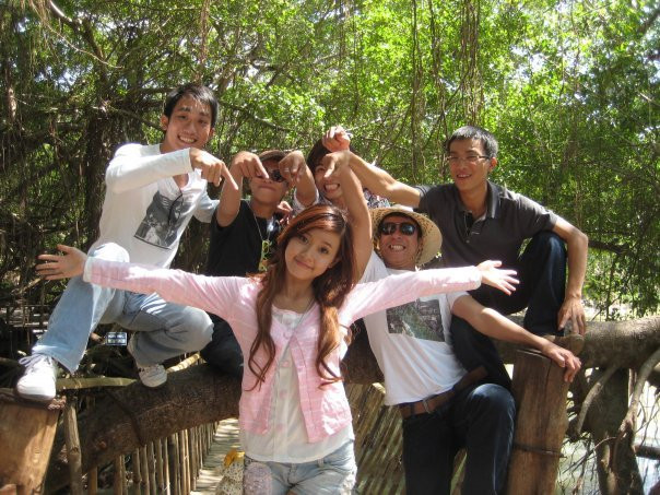 Tất cả họ đều đang theo đuổi mình thì sướng biết bao! Tất cả họ đều đang theo đuổi mình thì sướng biết bao!