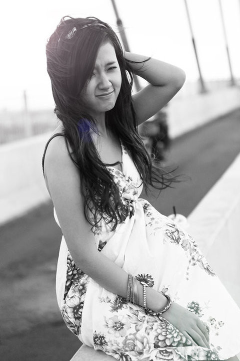 Mấy ngày không gội đầu, ngứa quá! Mấy ngày không gội đầu, ngứa quá!