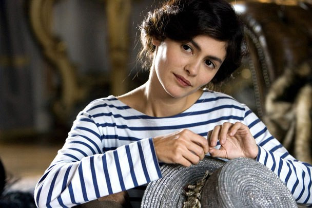 Audrey Tautou sinh năm 1976, cô có rất nhiều phim thành công như Amélie năm 2001 giành 4 giải César, 2 giải BAFTA, chỉ định 5 giải Oscar, các giải quan trọng tại LHP Toronto và Karlovy Vary; phim Mật mã Da Vinci năm 2006 đạt doanh thu tới hơn 758 triệu USD; phim Priceless năm 2006, phim Coco Before Chanel năm 2009...