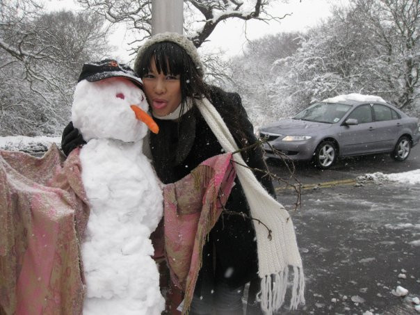 Cố lắm mà thè lưỡi không thể dài như chú người tuyết! Cố lắm mà thè lưỡi không thể dài như chú người tuyết!