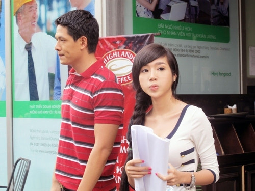 Anh Bình Minh ơi, ra quán đằng kia ăn bún đậu mắm tôm đi! Anh Bình Minh ơi, ra quán đằng kia ăn bún đậu mắm tôm đi!