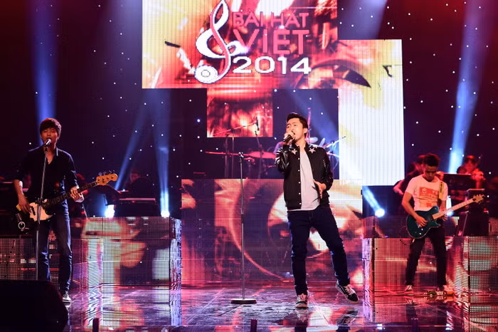 Là nhóm nhạc duy nhất trong Gala 1 Bài Hát Việt 2014, nhóm Recycle mang đến cho khán giả và Hội đồng thẩm định ca khúc "Tận Cùng" với dòng nhạc Rock.