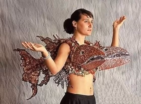 Ý tưởng của thiết kế này chắc chắn liên quan đến câu chuyện "ông già và biển cả"