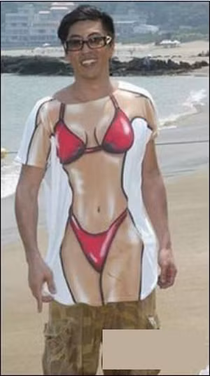 Nếu không để ý kĩ, bạn sẽ dễ nhầm anh chàng này thành một cô gái vô cùng sexy đấy